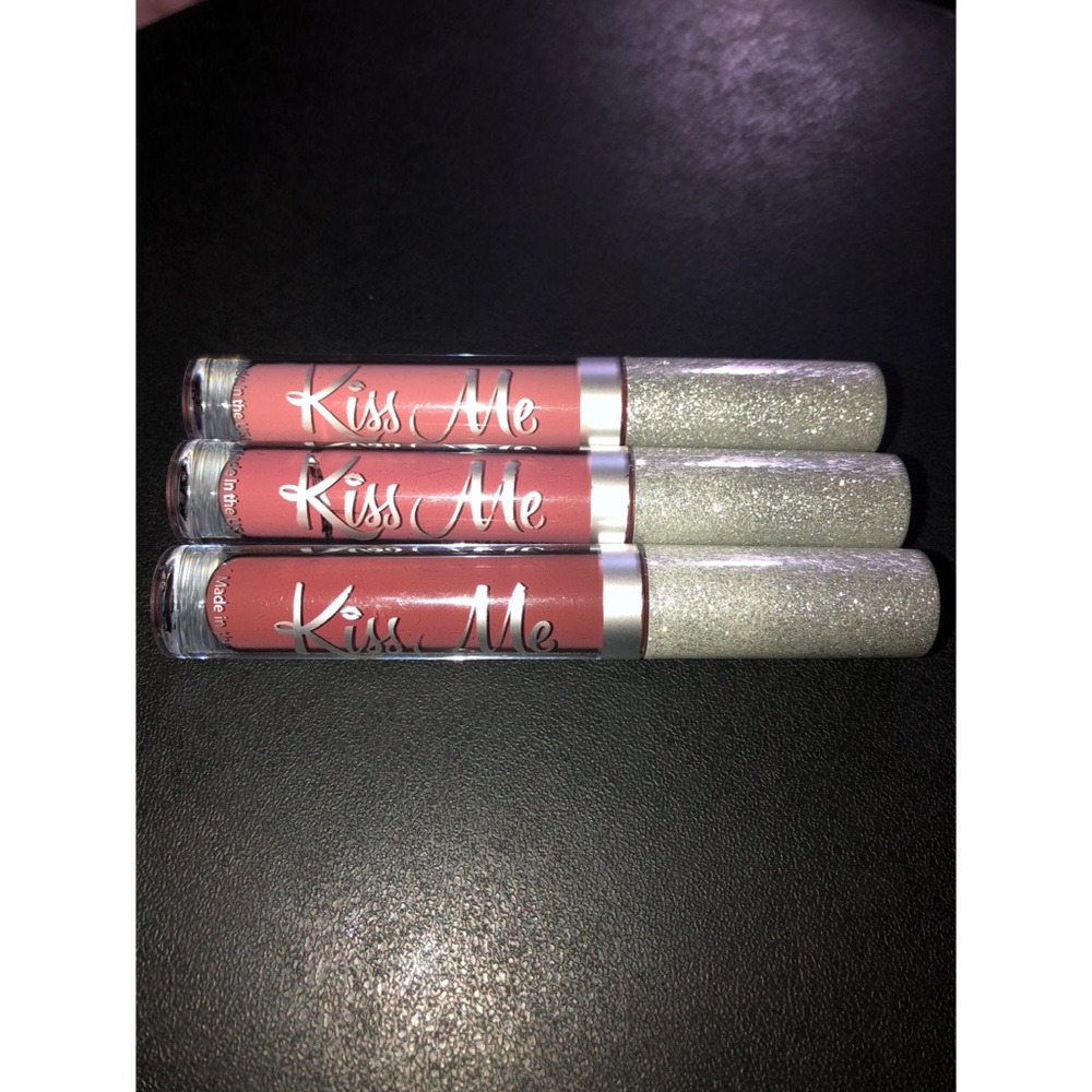 live glam kiss me matte lip bundle